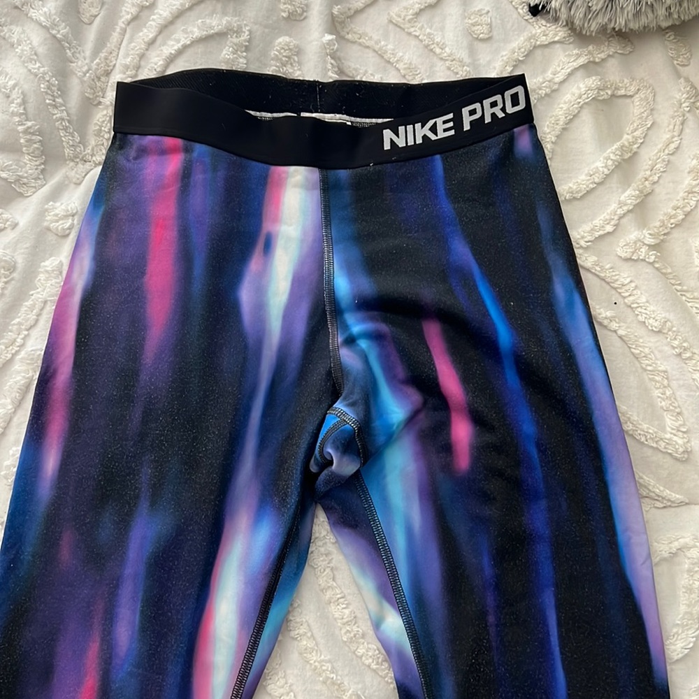 Nike pro leggings used size medium